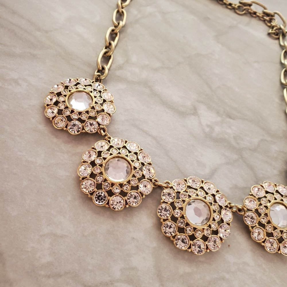 ✨ J.Crew Classic Rhinestones Pave Crystal Medallion Statement Necklace ✨ - Picture 7 of 16
